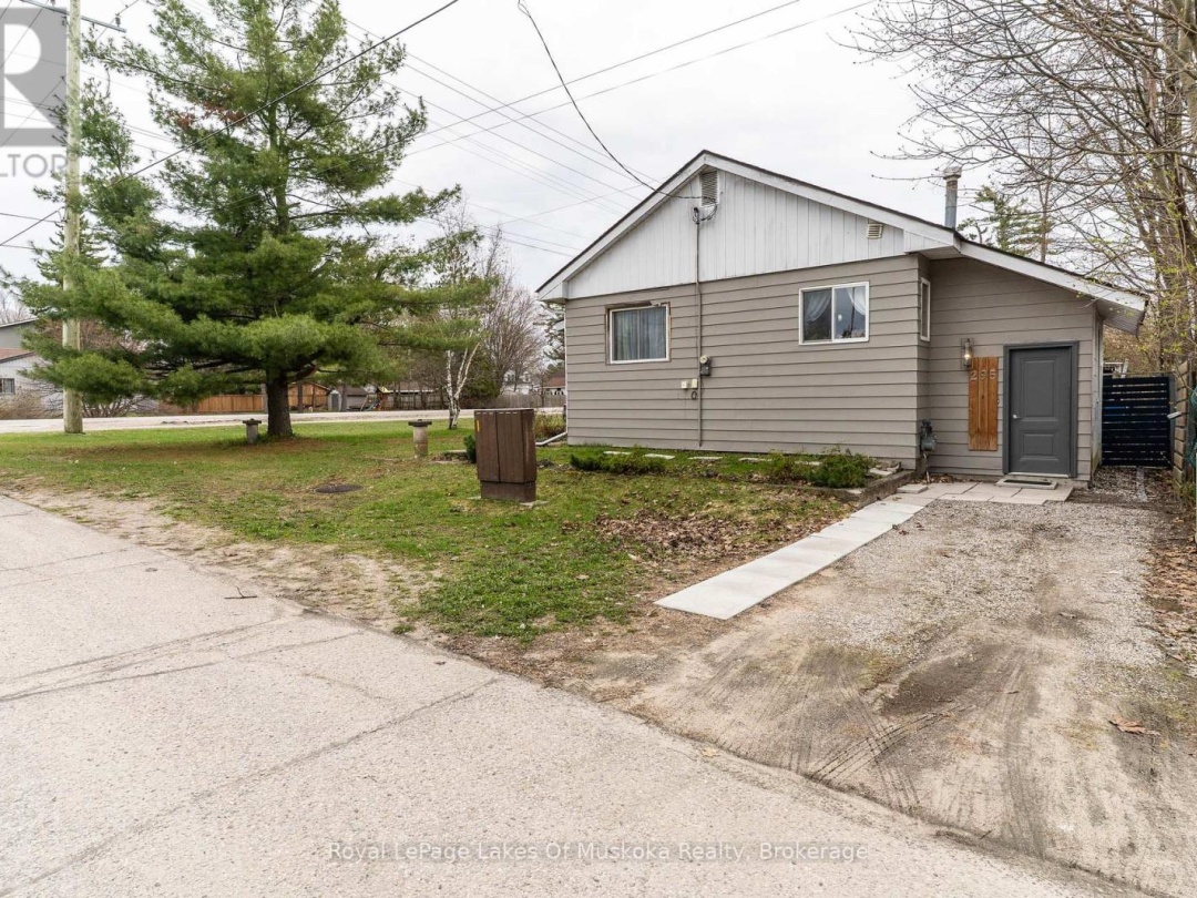 295 BISHOP STREET, Gravenhurst (Muskoka (S))