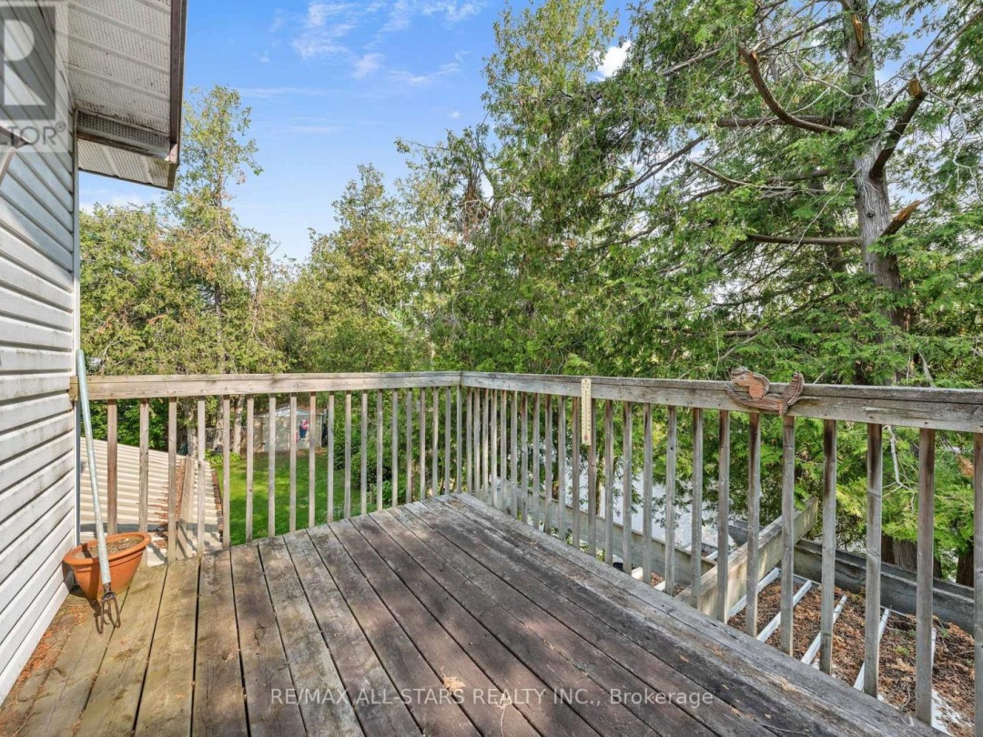 14 WYCHWOOD DRIVE E, Sturgeon Lake