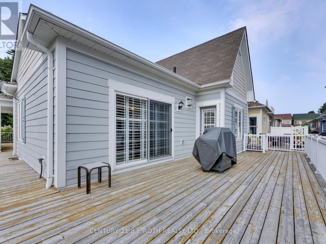 3327 SUMMERHILL WAY N, 