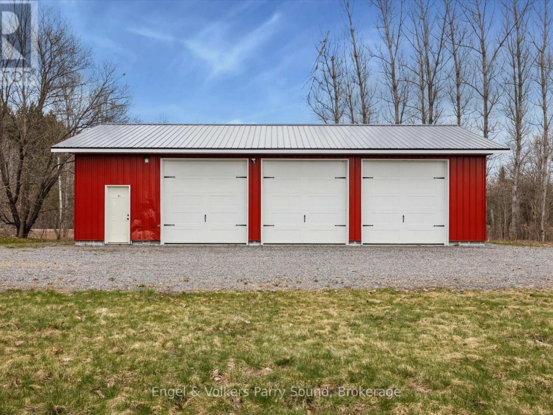 185 LOCH ERNE ROAD, Vowel Lake