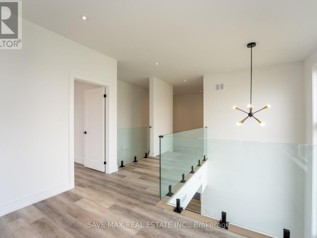 3775 SUNBANK CRESCENT, 