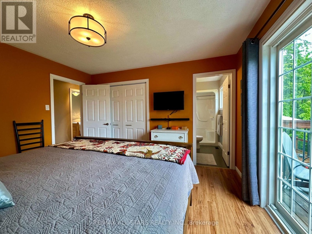 243 WEST STREET, Kawartha Lakes (Bobcaygeon)