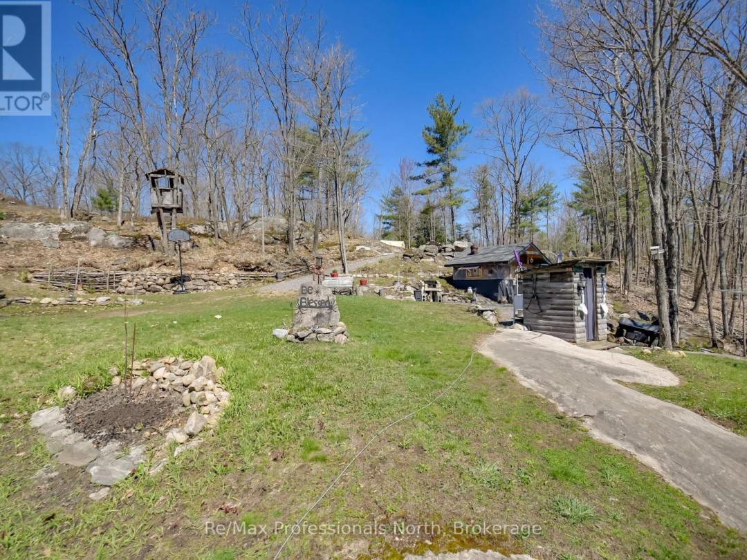 1017 BARLOCHAN ROAD, Muskoka Lakes (Wood (Muskoka Lakes))