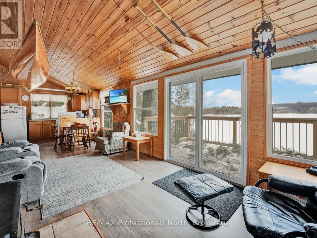 1027 DOW TRAIL, Haliburton Lake