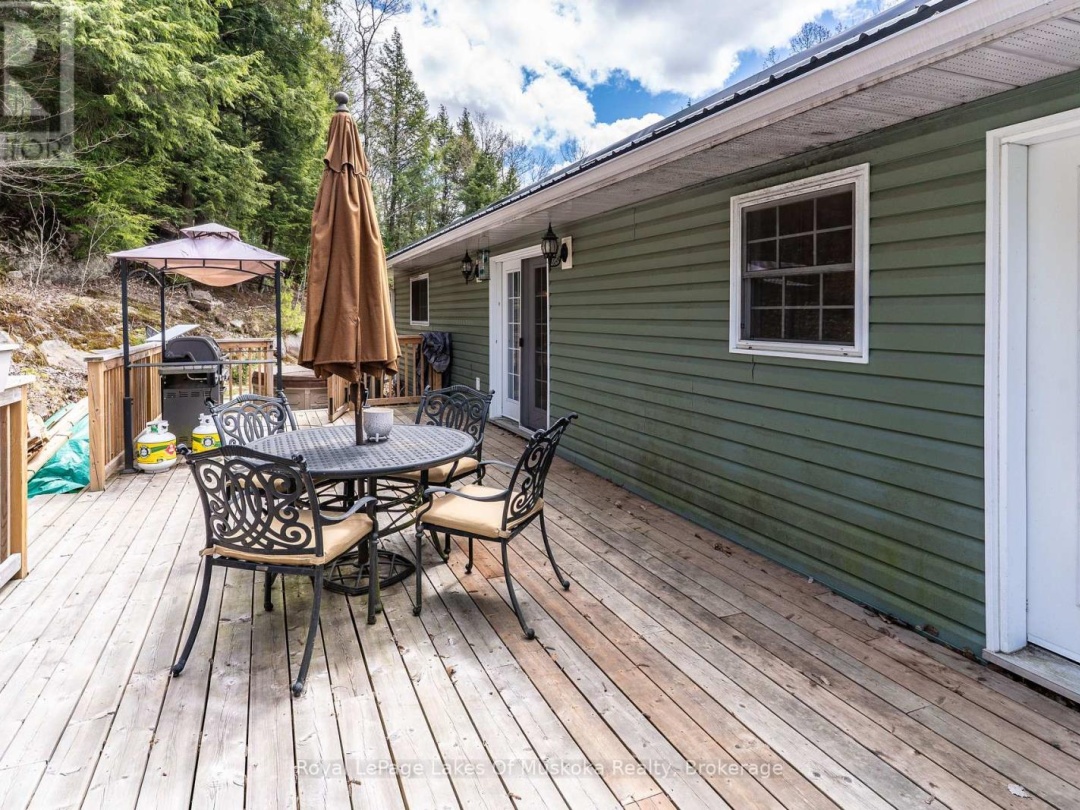 1185 MIRIAM DRIVE, Bracebridge (Oakley)