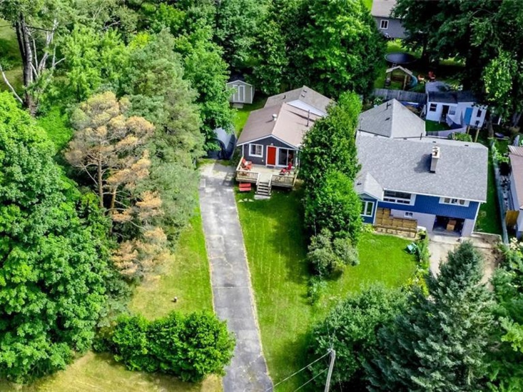 3301 Pleasant Road, Orillia