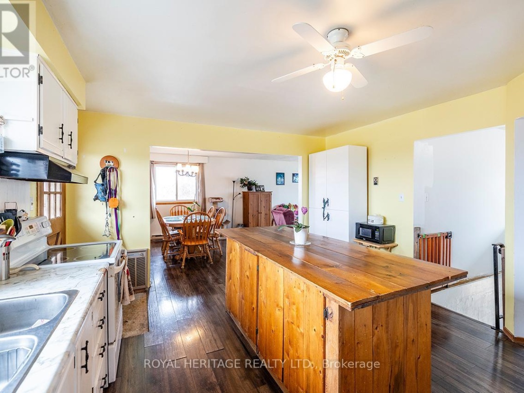 940 PORTAGE ROAD, Balsam Lake