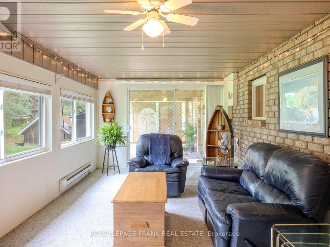 97 PIRATES GLEN DRIVE, Pigeon Lake