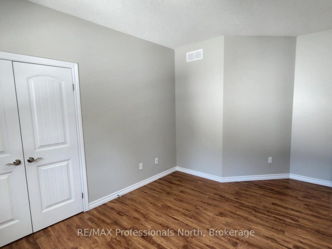 19 DUNCAN STREET E, Huntsville (Chaffey)