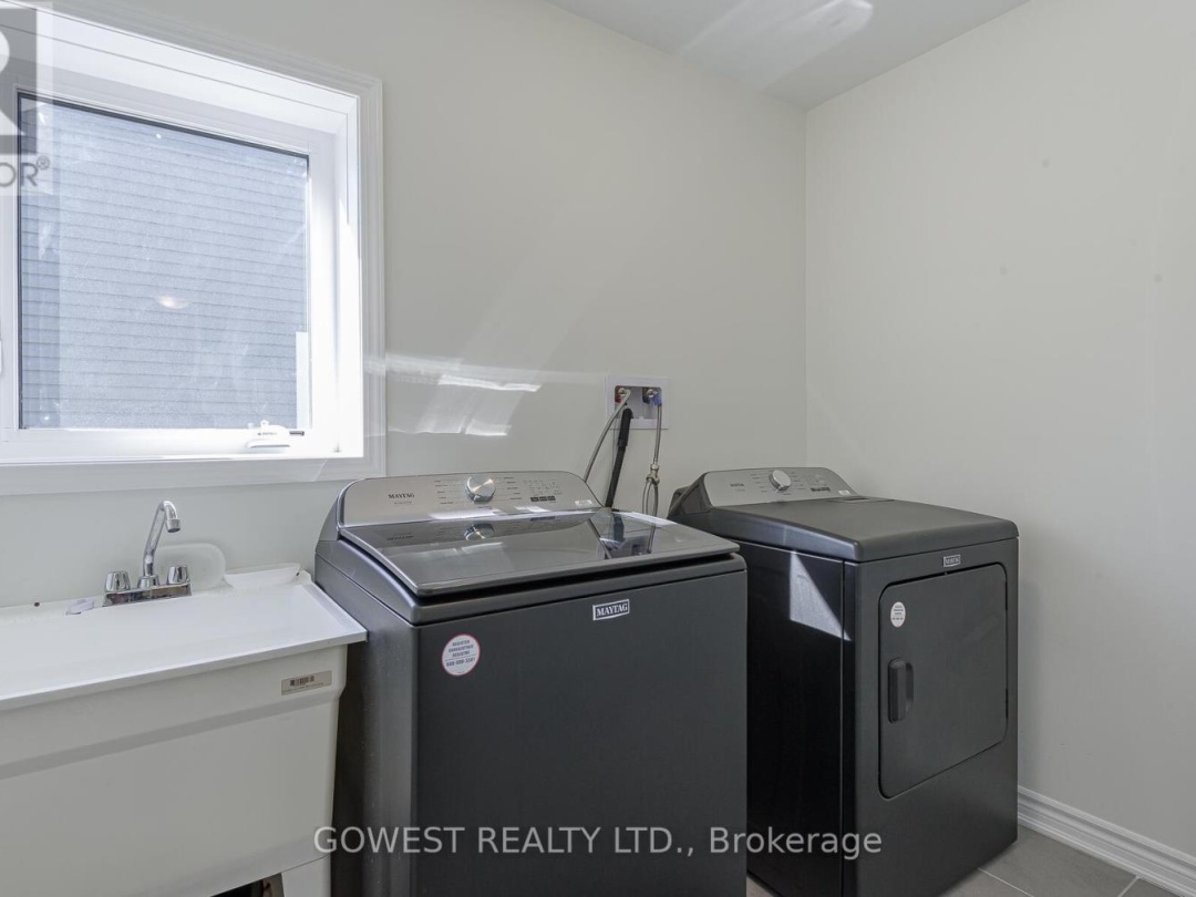 45 STOTHER CRESCENT, Bracebridge (Macaulay)