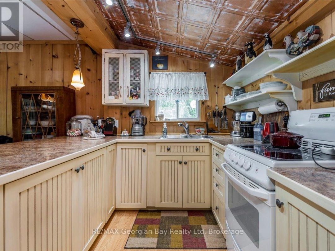 21 GRANDVIEW ROAD, 