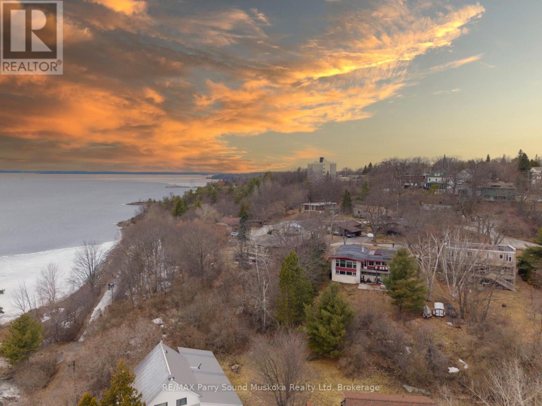8 SUNSET AVENUE, Georgian Bay