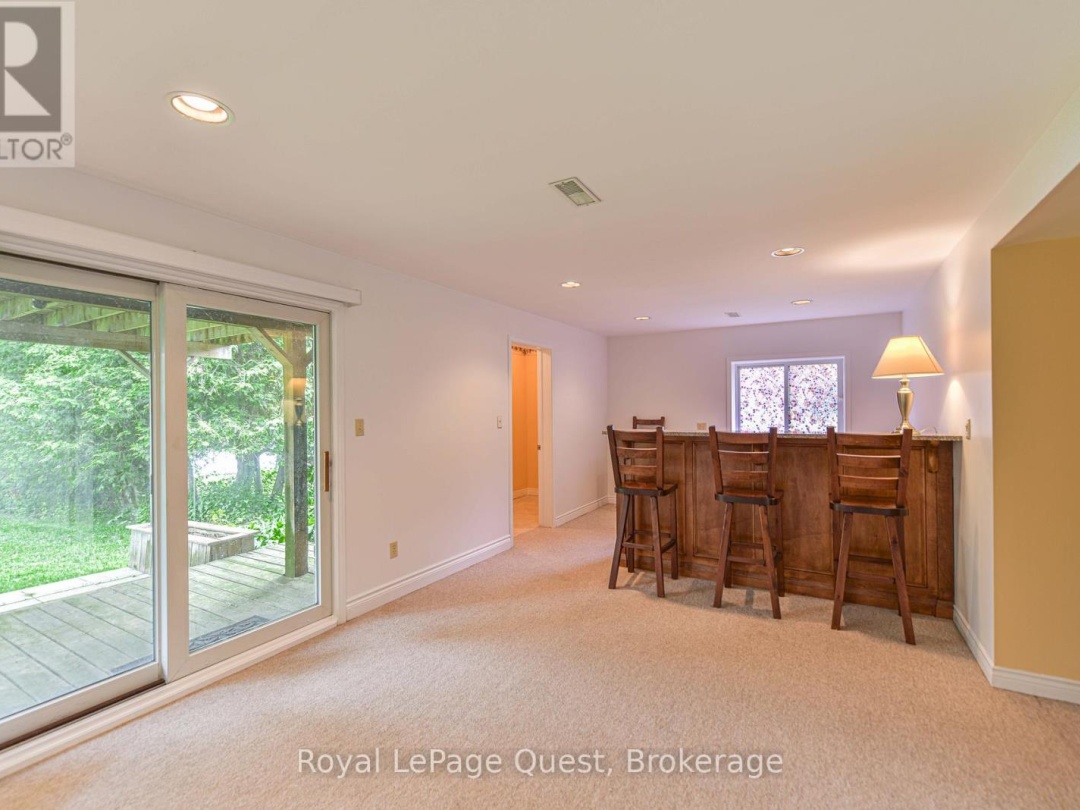 27 HEYDEN AVENUE, Lake Simcoe