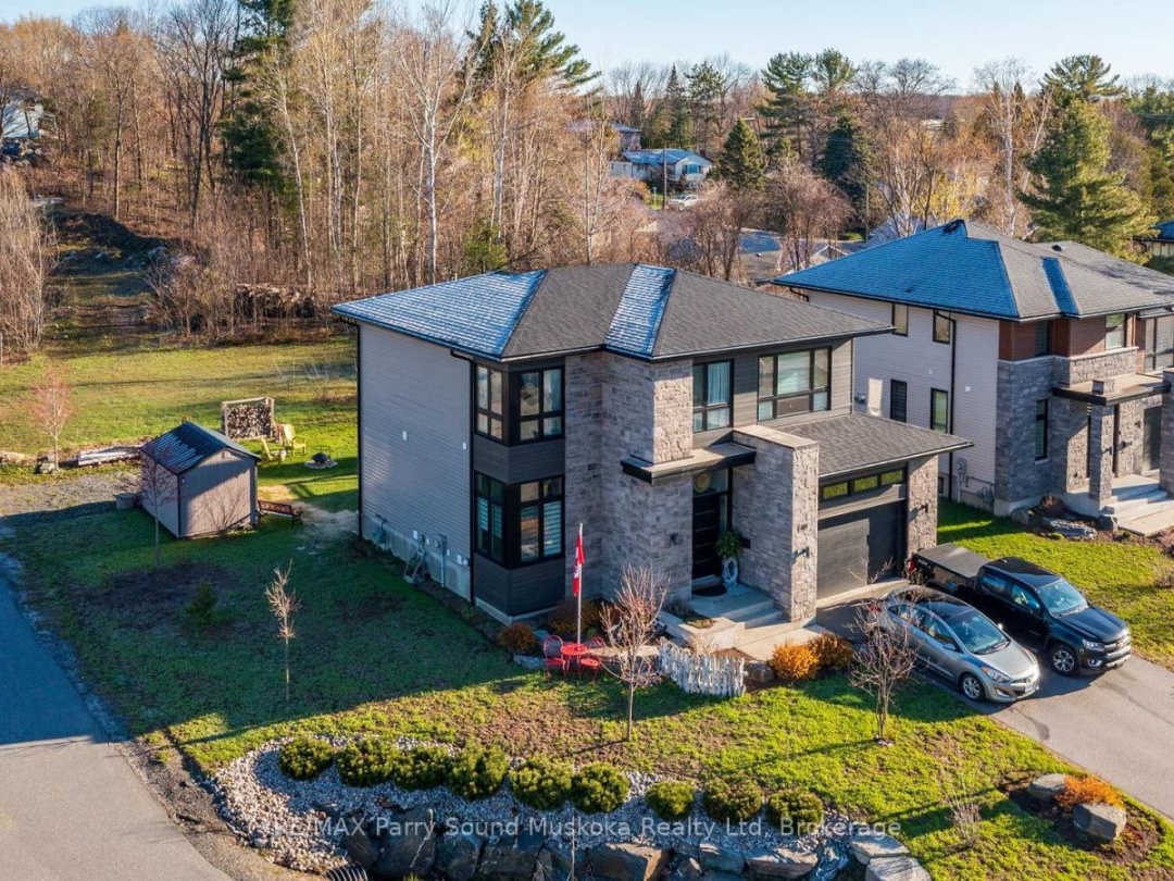 44 DENNIS DRIVE, Parry Sound