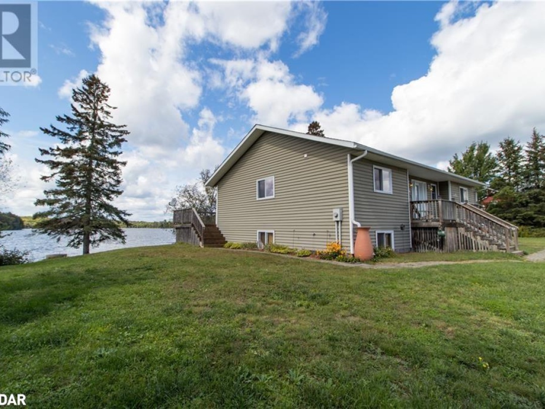 106 Johnston Road, Old Man Lake