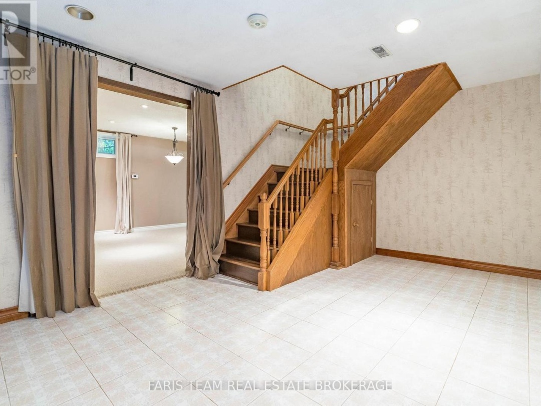2 BAYSIDE AVENUE, 