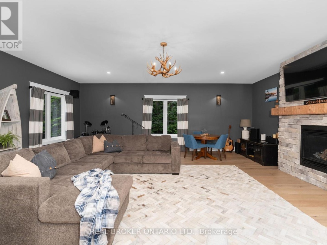 3239 CRESCENT BAY ROAD, 