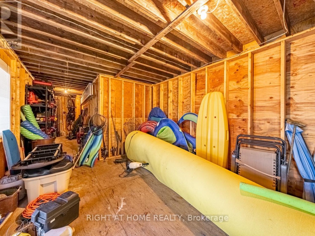 1220 PORTAGE LAKE ROAD, 