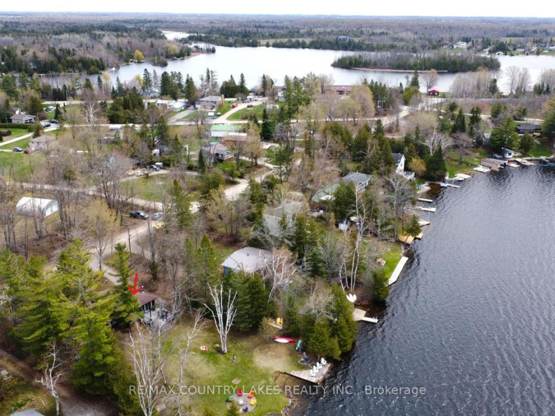 31 HILLCREST AVENUE, Mitchell Lake