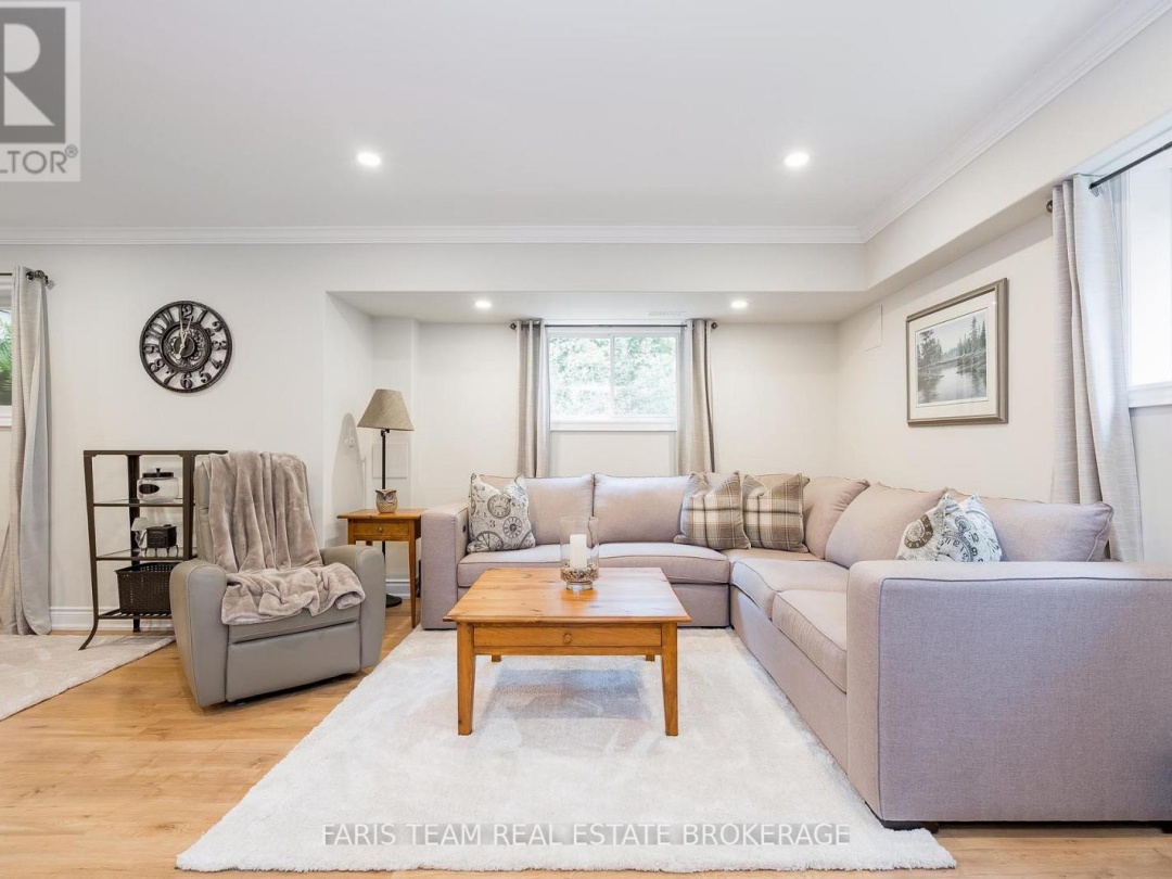 1559 RIMKEY CRESCENT, 