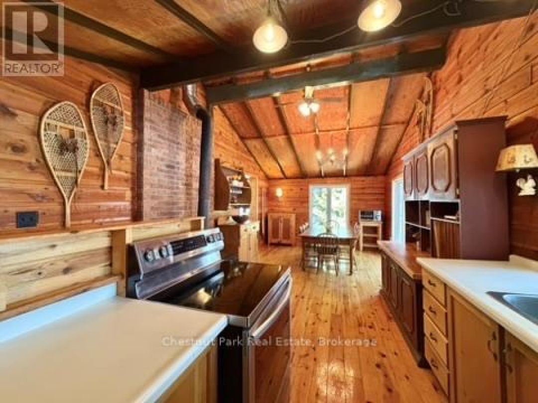 1062 ELMHURST LANE, Kennisis Lake
