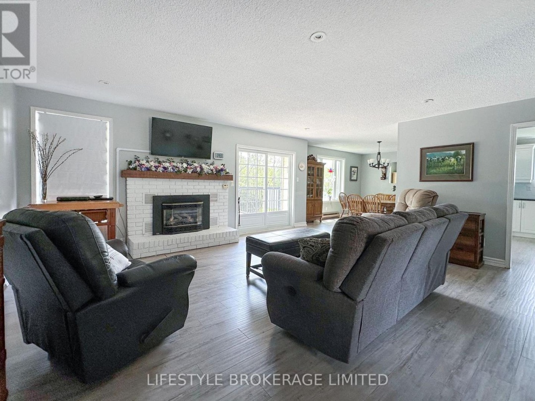 133 ROBMAR CRESCENT, Kawartha Lakes (Manilla)