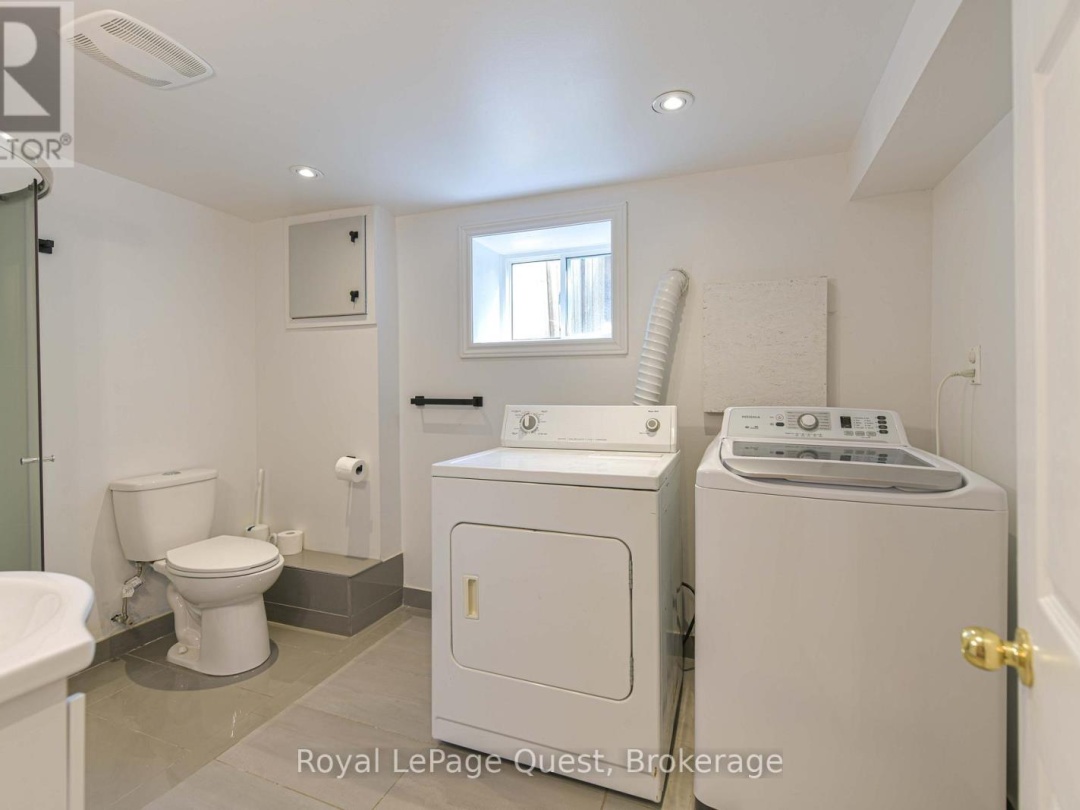 401 MISSISSAGA STREET W, 