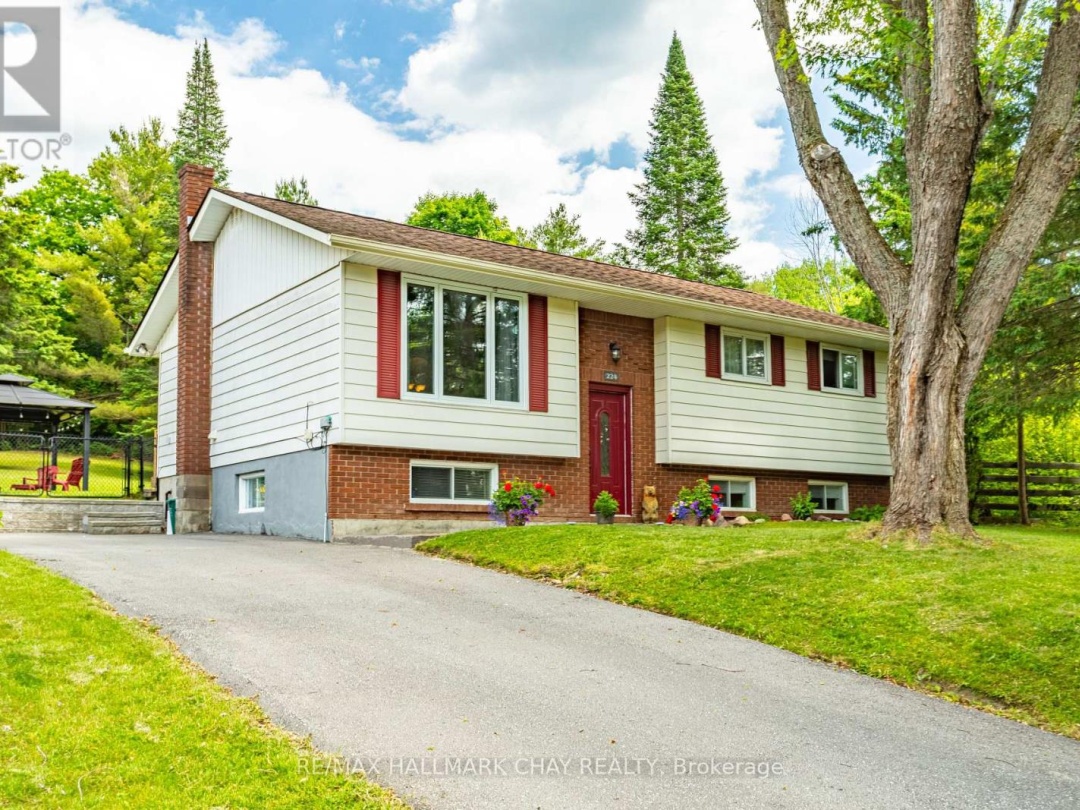 224 Oriole Crescent, Gravenhurst