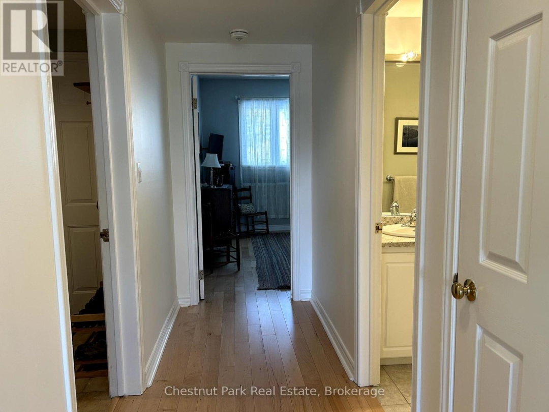 5 - 3421 GRANDVIEW FOREST DRIVE, 
