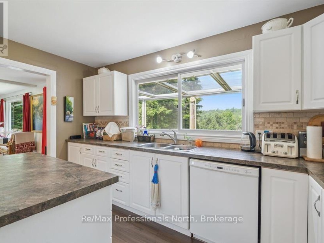 1042 RIVER HAVEN ROAD, Muskoka River
