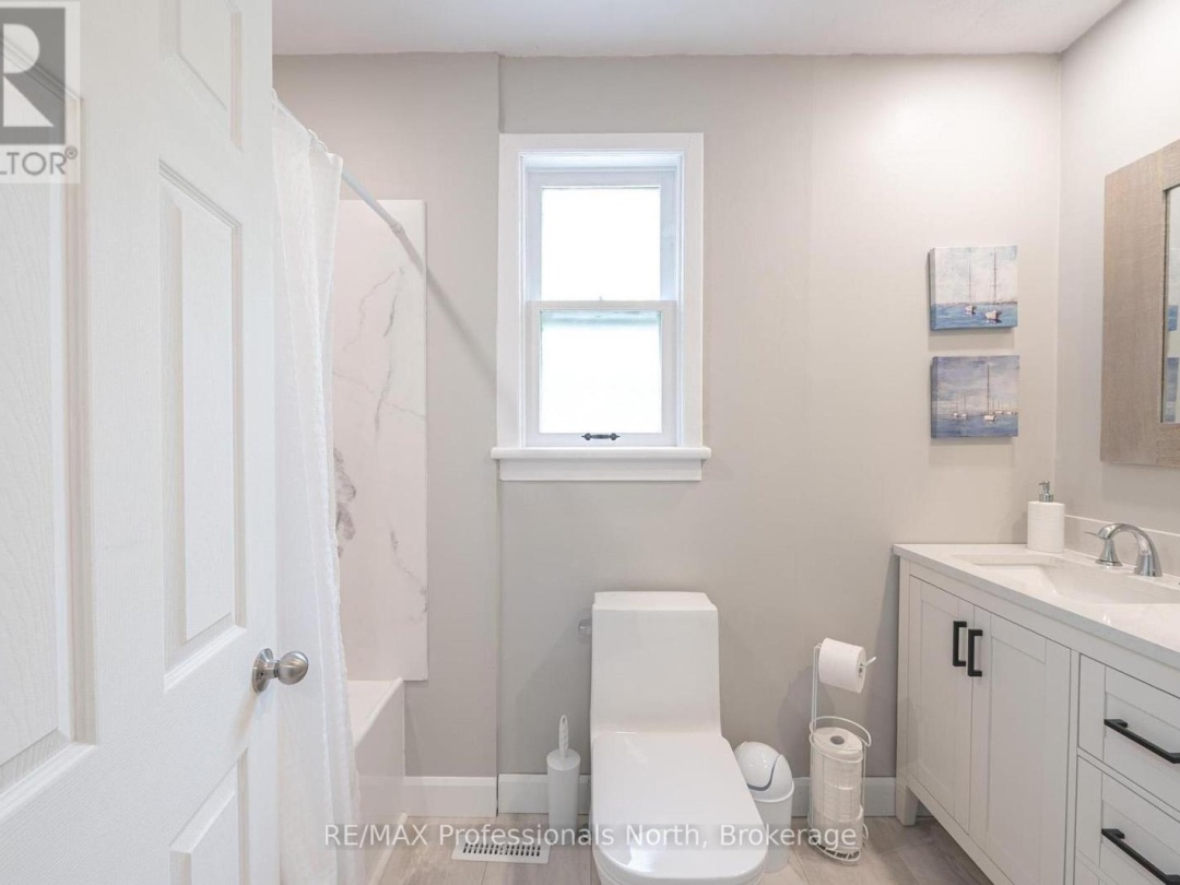 7 STOUFFER STREET, Minden Hills (Minden)