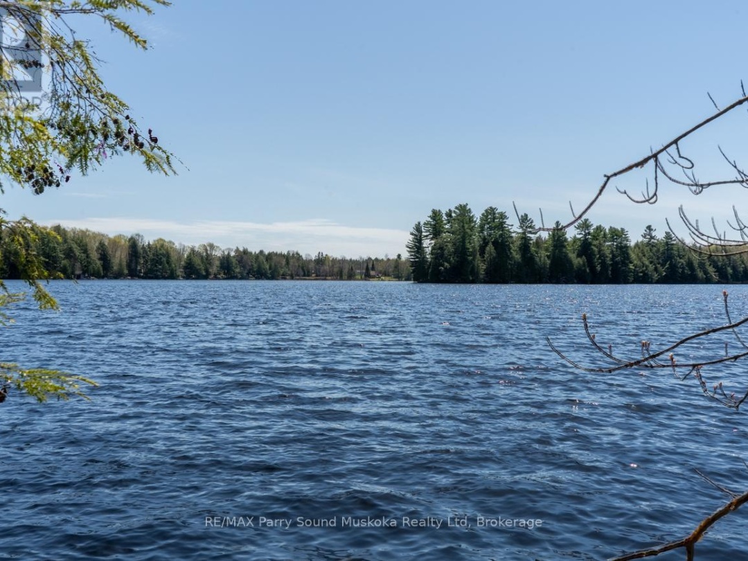 33 PAULS BAY ROAD, Harris Lake