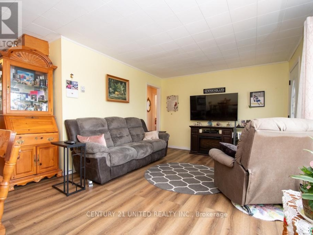 216 GEORGE DRIVE, Kawartha Lakes (Emily)
