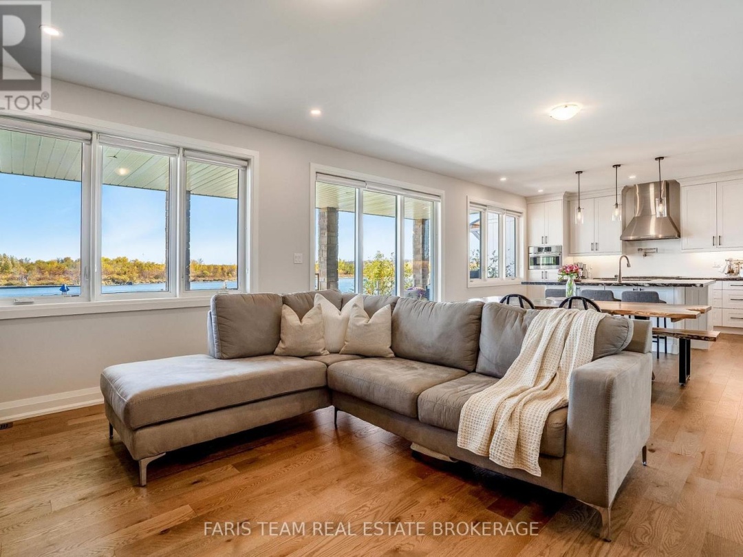 7 DOCK LANE, Georgian Bay