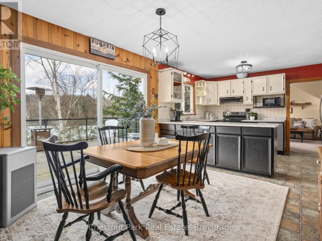 527 HARP LAKE ROAD, Harp Lake