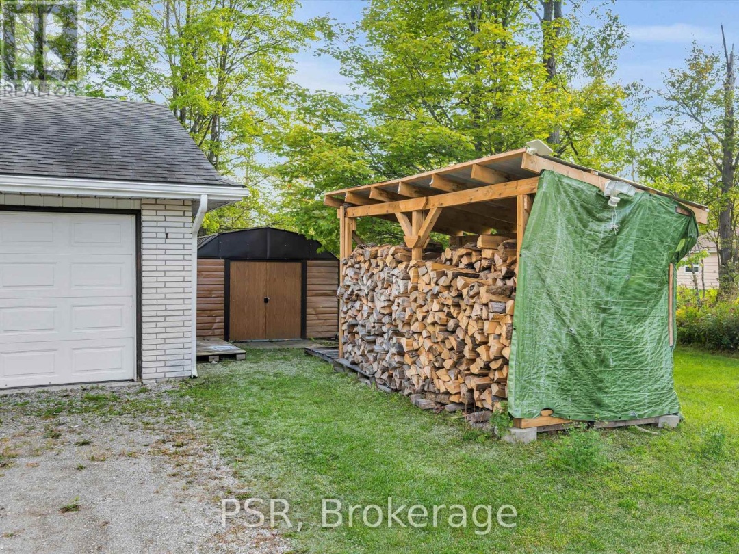 1016 KAHSHE LAKE ROAD S, 