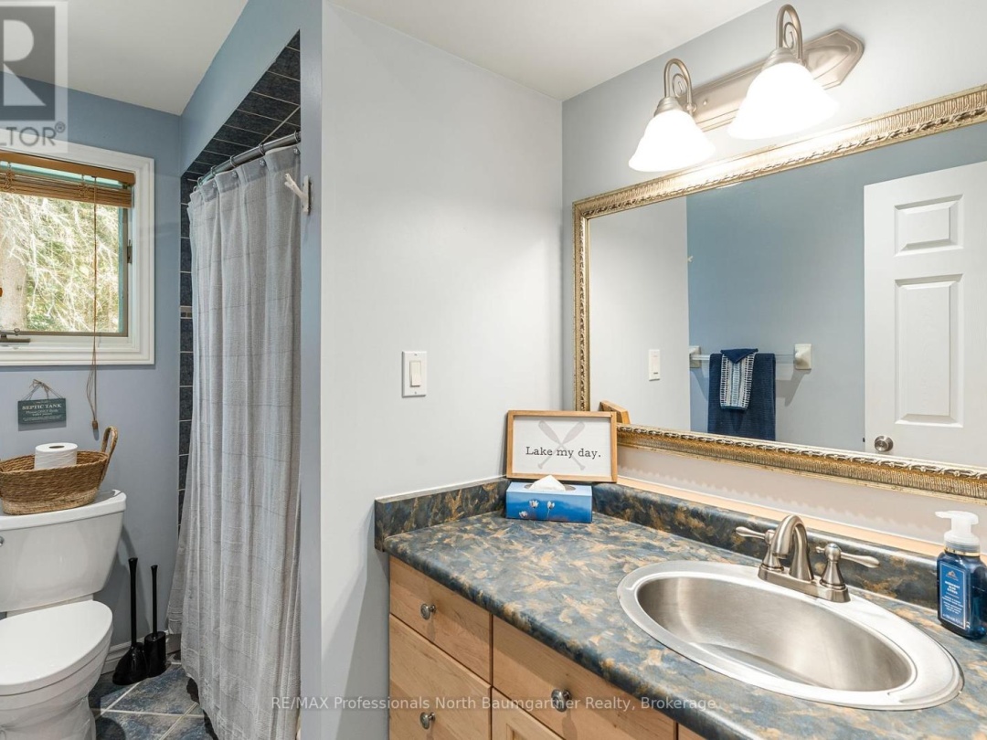 1086 CAMERON LANE, 