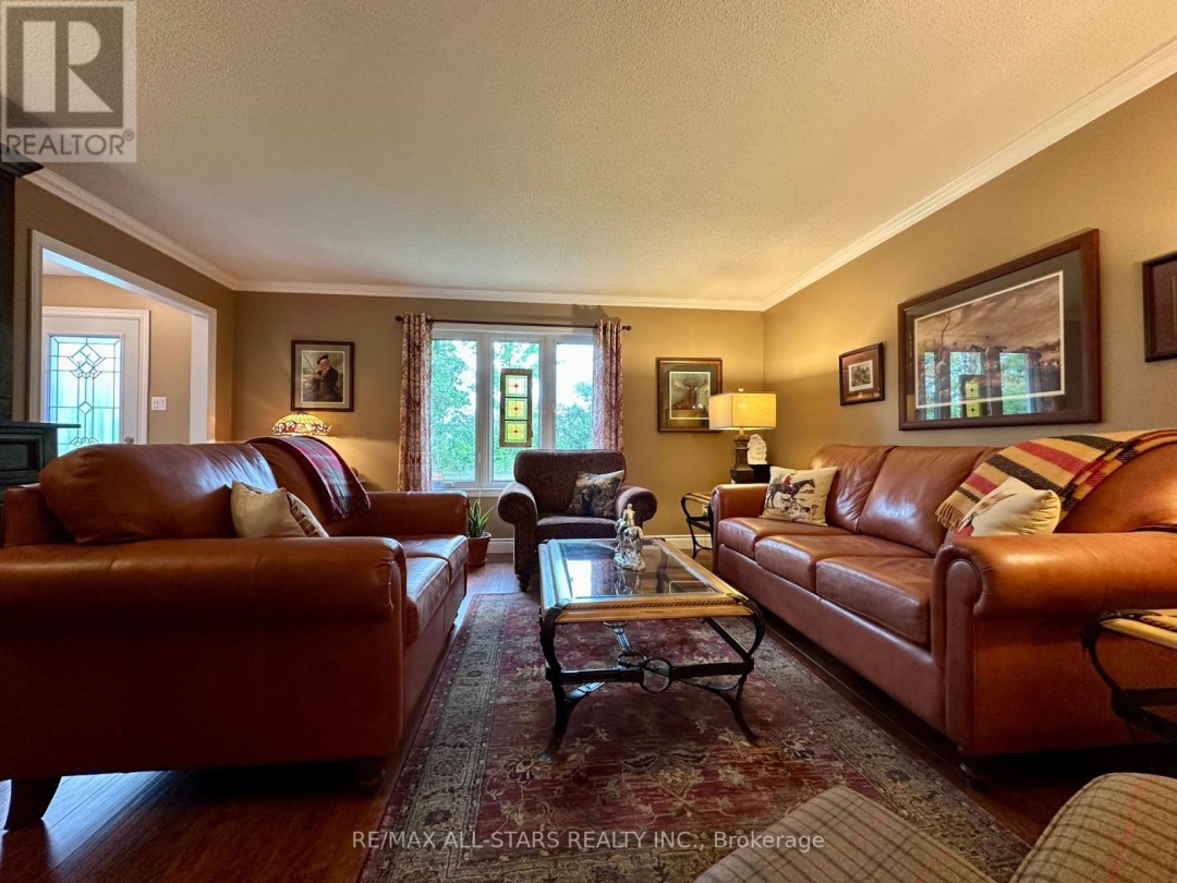 243 WEST STREET, Kawartha Lakes (Bobcaygeon)