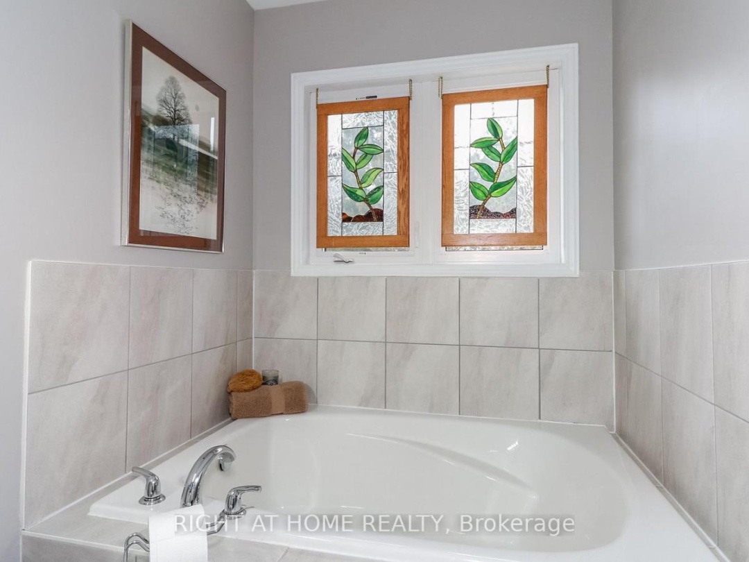 28 Masters Crescent, Georgian Bay