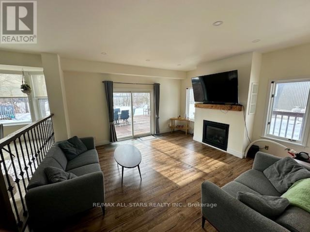 382 COUNTY RD 36, Trent Lakes