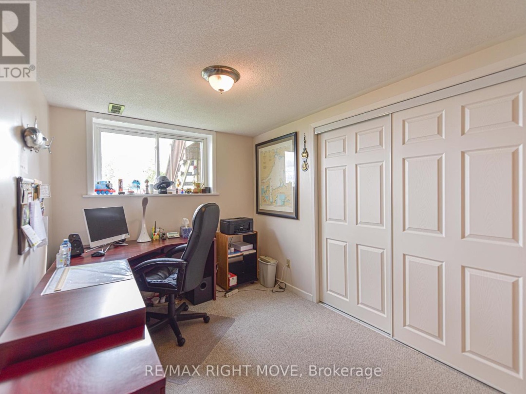 905 WOODLAND DRIVE, 