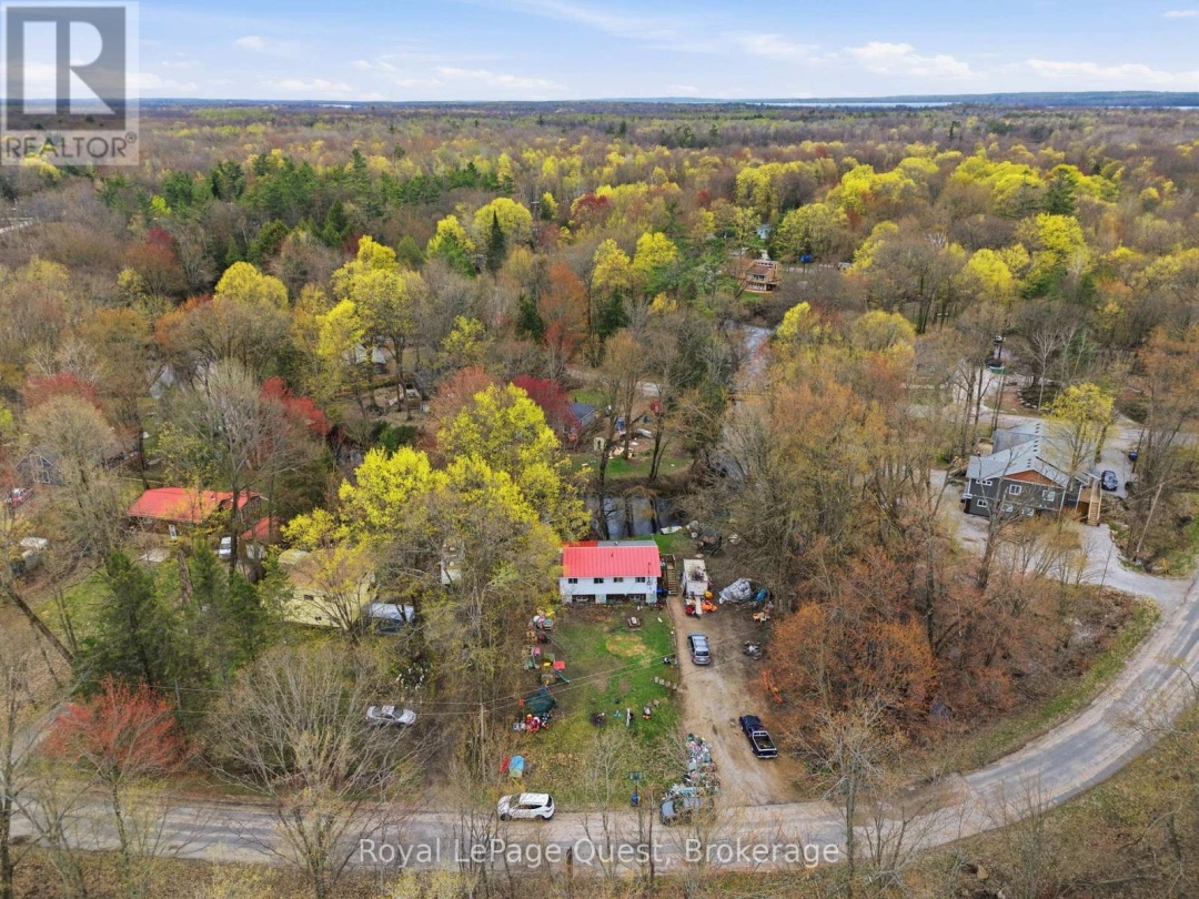 7476 ASH CRESCENT, Black River