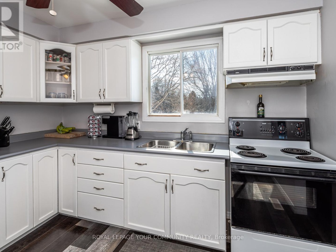 347 LAKELAND CRESCENT, 