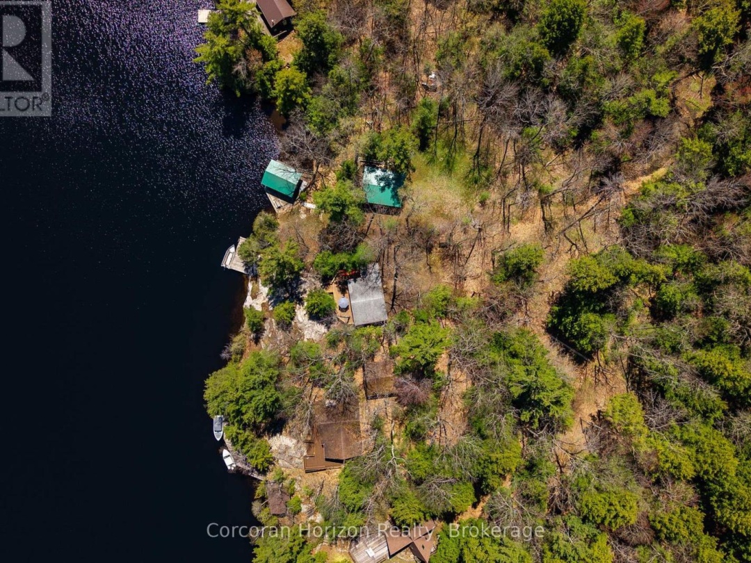 462 ISLAND 90 ISLAND, Six Mile Lake
