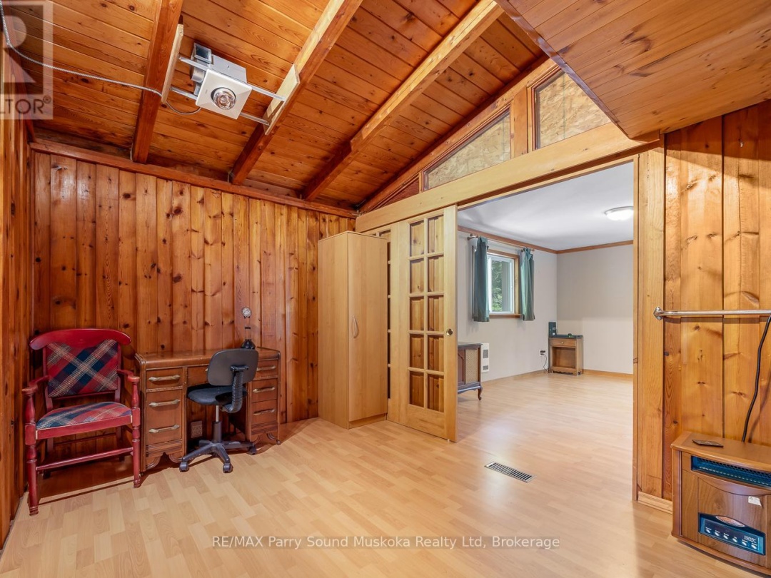 124 PINEWOOD ROAD, 