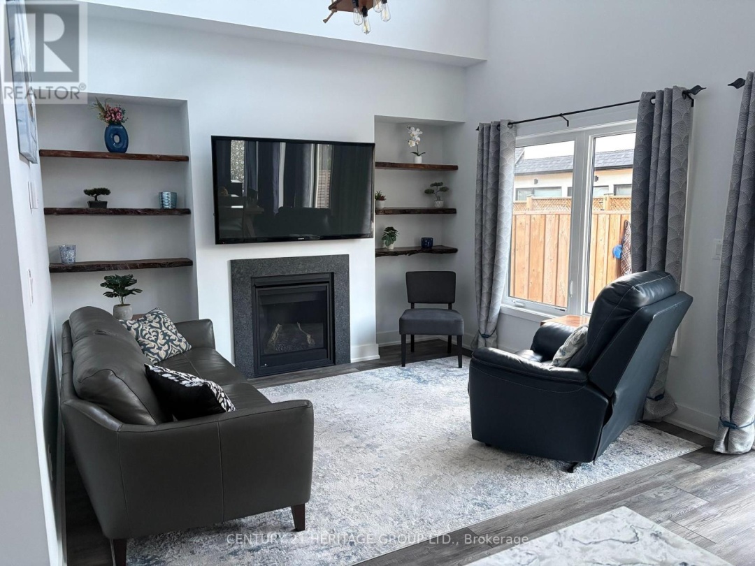 44 RUBY CRESCENT, Lake Simcoe