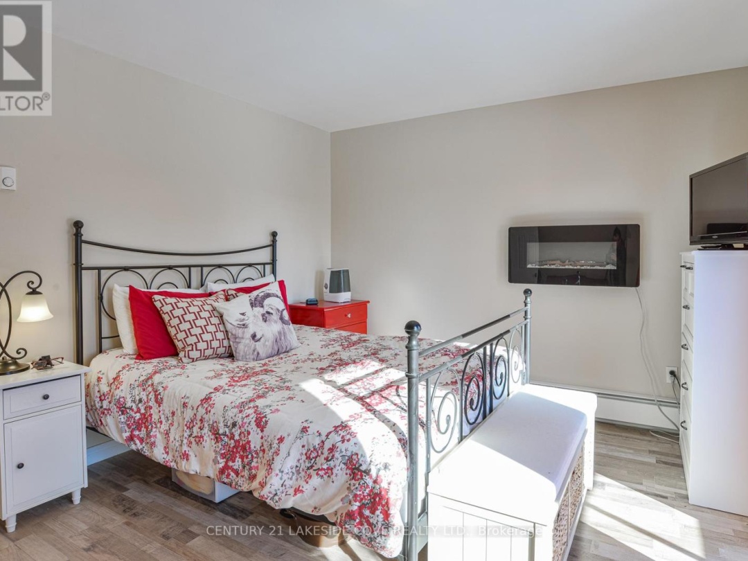 UNIT 27 - 1 PARADISE BOULEVARD S, Lake Simcoe