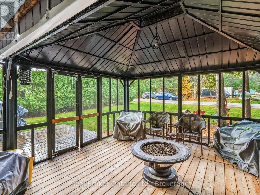 33 GLOUCESTER GROVE, Georgian Bay