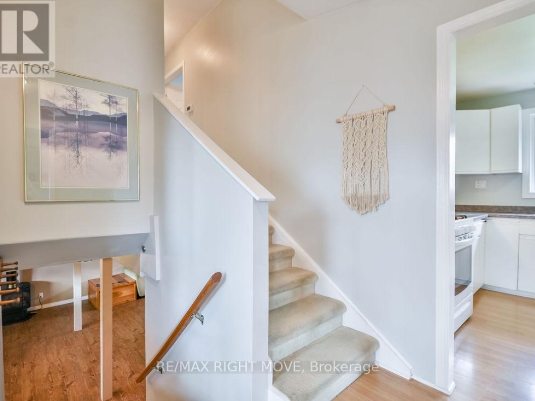 3811 LEO CRESCENT, Barnstable Bay