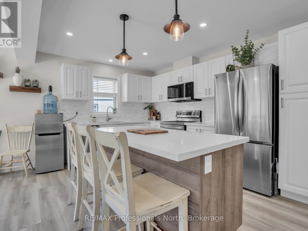 33 WHITEHORN PARK ROAD W, Bracebridge (Macaulay)